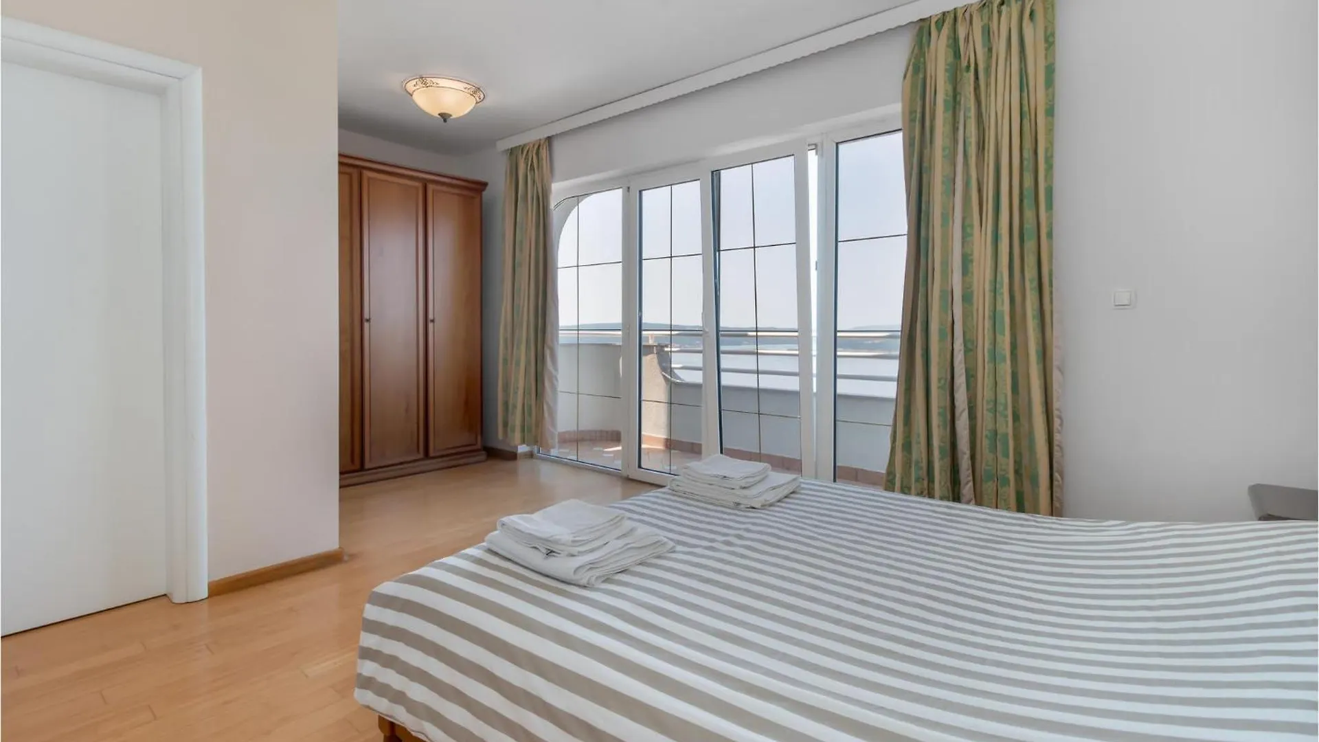 Pet Friendly Home In Dramalj With Wifi Apartment