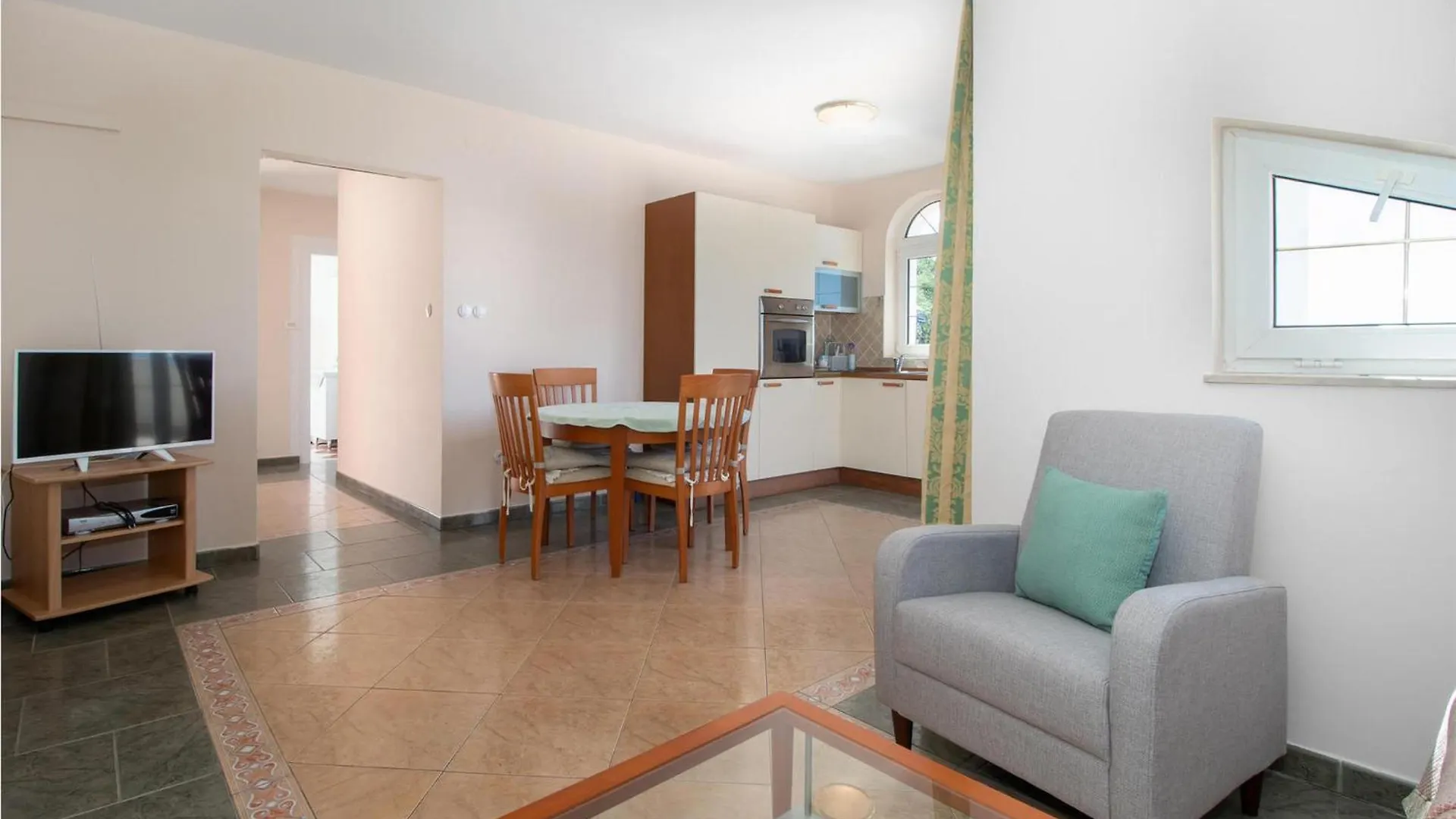 Apartment Pet Friendly Home In Dramalj With Wifi